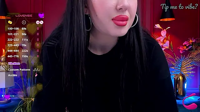 Snapshot of Mayzzie chatting on 02-14-26, 04:02 Mayzzie online show from 02-14-26, 04:02