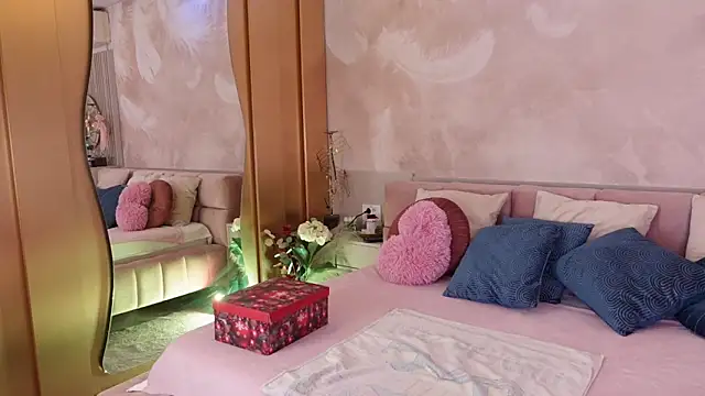 JullyBlair online show from 10-15-25, 04:44