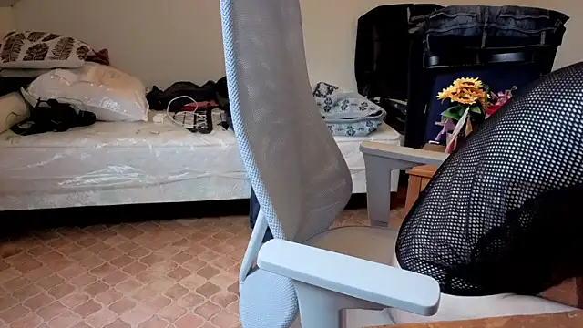 Snapshot of SteveStiffbone chatting on 03-01-26, 03:23 SteveStiffbone online show from 03-01-26, 03:23