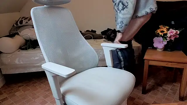 Snapshot of SteveStiffbone chatting on 02-21-26, 01:46 SteveStiffbone online show from 02-21-26, 01:46