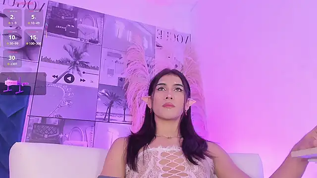 Snapshot of MiaCavallii_ chatting on 11-06-25, 04:27 MiaCavallii online show from 11-06-25, 04:27