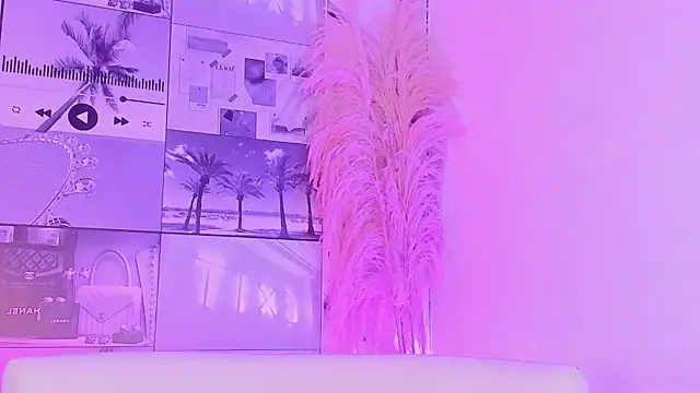 Snapshot of MiaCavallii_ chatting on 11-02-25, 04:06 MiaCavallii online show from 11-02-25, 04:06