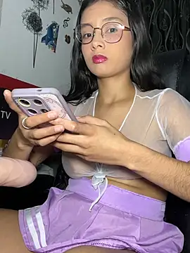 Snapshot of Bonnie_willliams19 chatting on 02-07-26, 03:58 Bonnie willliams19 online show from 02-07-26, 03:58