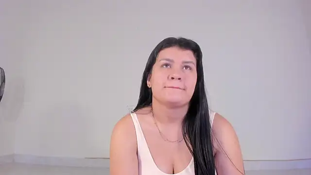 Elalove  online show from 02-18-26, 07:06