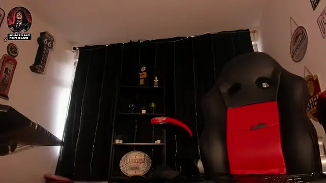 Snapshot of the_beast_master_ chatting on 05-14-26, 08:39 the beast master online show from 05-14-26, 08:39