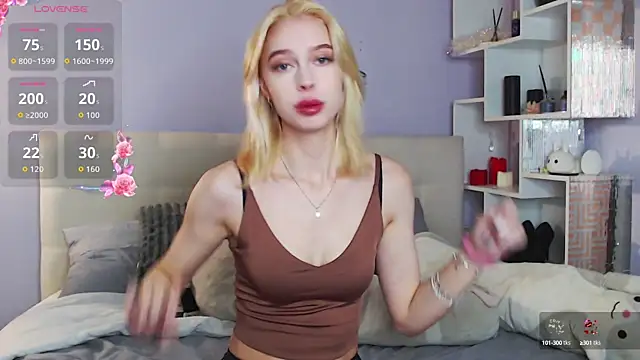 Snapshot of White_Lioness chatting on 10-14-25, 03:45 White Lioness online show from 10-14-25, 03:45