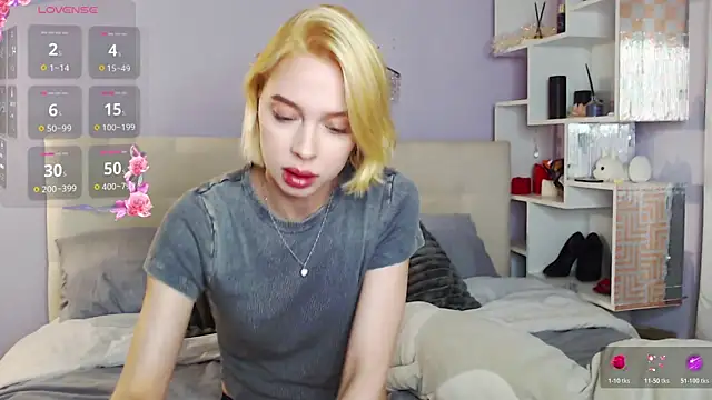 Snapshot of White_Lioness chatting on 10-21-25, 03:11 White Lioness online show from 10-21-25, 03:11