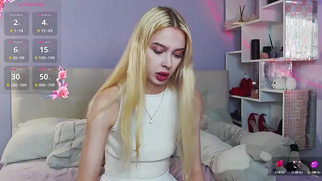 Snapshot of White_Lioness chatting on 09-15-25, 04:51 White Lioness online show from 09-15-25, 04:51
