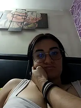 Hanna Kinsley online show from 01-29-25, 02:40