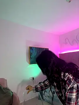 naomiii   online show from 09-18-25, 03:20