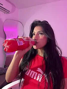 naomiii   online show from 09-19-25, 03:21