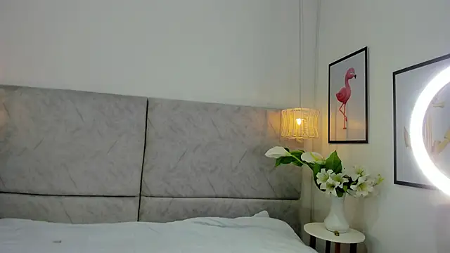 naomiii   online show from 12-03-25, 11:42