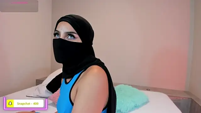 naomiii   online show from 04-14-26, 12:21