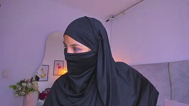 naomiii   online show from 10-30-25, 11:41