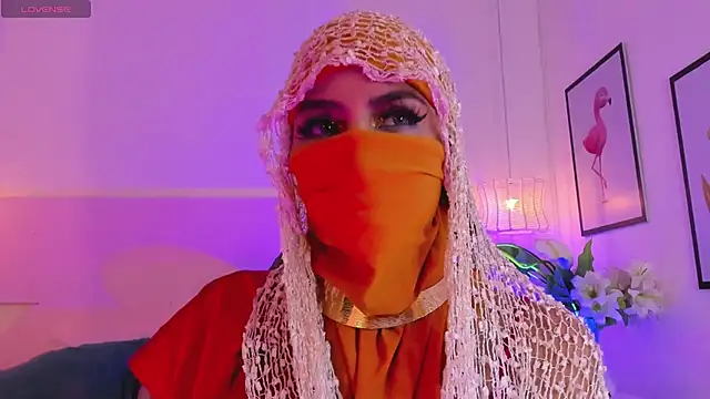 naomiii   online show from 10-20-25, 11:55