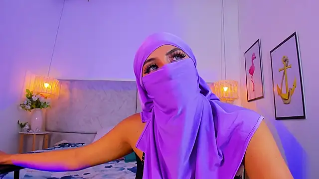 naomiii   online show from 10-25-25, 11:53