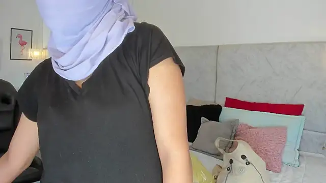 naomiii   online show from 12-18-25, 11:36