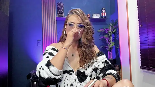 Snapshot of AdeleMourfg chatting on 06-06-26, 03:56 AdeleMourfg online show from 06-06-26, 03:56