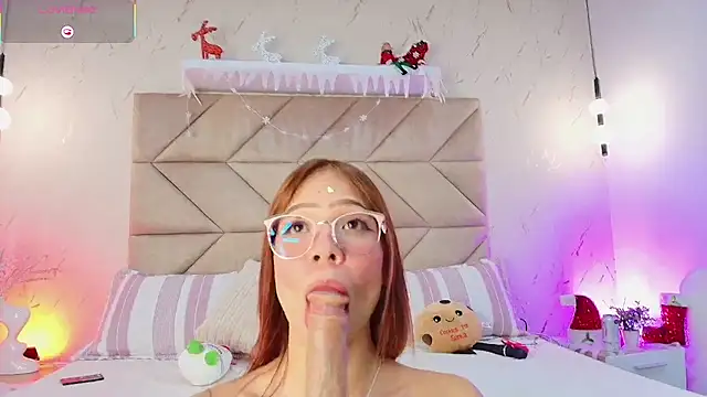 CaroSainz online show from 12-16-25, 01:21