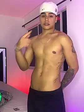 SantiagoReyesFtt online show from 12-07-24, 04:15