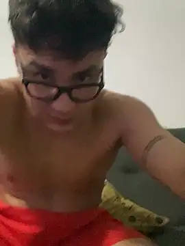 LCarreraa online show from 02-13-25, 12:24