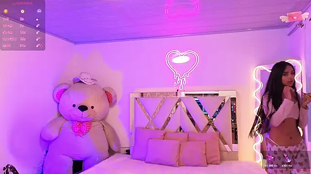 Snapshot of Jazmin_tay chatting on 10-18-25, 11:45 Jazmin tay online show from 10-18-25, 11:45