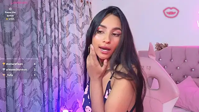 Snapshot of Jazmin_tay chatting on 02-25-25, 10:31 Jazmin tay online show from 02-25-25, 10:31