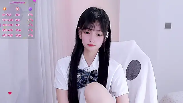 Snapshot of Xiaomi-Angela chatting on 06-16-26, 04:29 Xiaomi-Angela online show from 06-16-26, 04:29