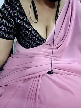 Snapshot of Yours_Radika chatting on 02-07-25, 10:09 Yours Radika online show from 02-07-25, 10:09
