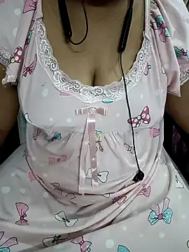Snapshot of Yours_Radika chatting on 02-04-25, 01:34 Yours Radika online show from 02-04-25, 01:34