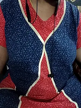 Snapshot of Yours_Radika chatting on 02-14-25, 06:34 Yours Radika online show from 02-14-25, 06:34