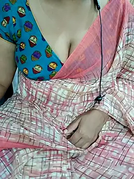 Snapshot of Yours_Radika chatting on 03-02-25, 08:14 Yours Radika online show from 03-02-25, 08:14