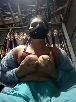 Snapshot of HenaAra chatting on 02-03-25, 05:46 HenaAra online show from 02-03-25, 05:46