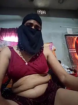 Snapshot of HenaAra chatting on 02-15-26, 03:51 HenaAra online show from 02-15-26, 03:51