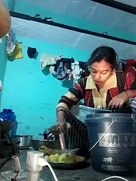 Surajpuja79 online show from 12-05-25, 04:00