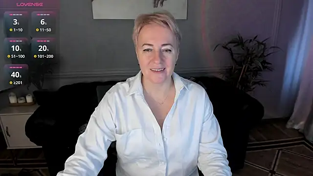 Nika Smit online show from 11-14-25, 10:08