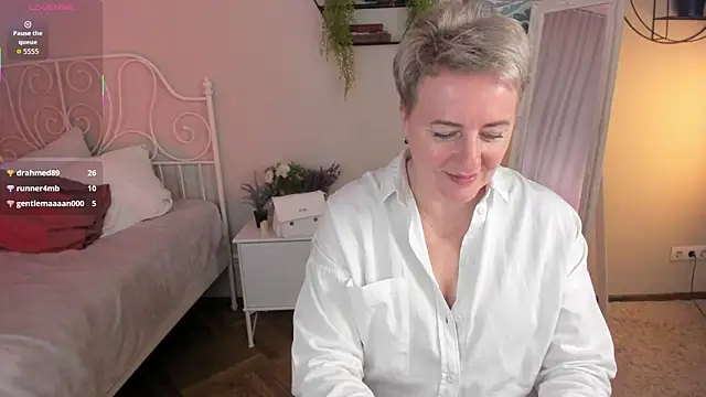 Snapshot of Nika_Smit chatting on 05-16-26, 10:36 Nika Smit online show from 05-16-26, 10:36