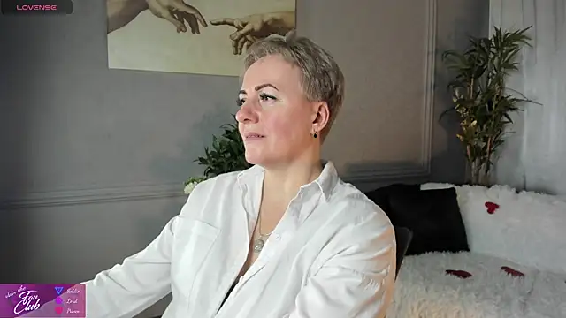 Nika Smit online show from 02-14-25, 11:31