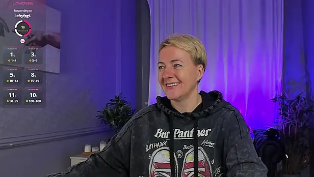 Nika Smit online show from 10-23-25, 05:06