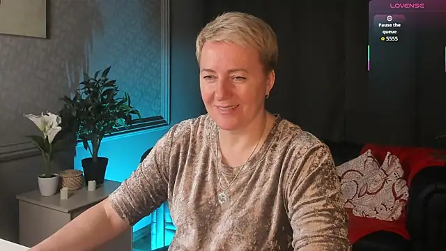 Nika Smit online show from 04-04-26, 05:03