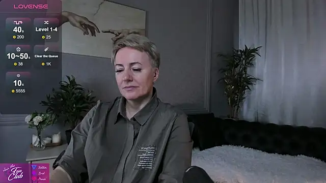 Nika Smit online show from 02-21-25, 09:45