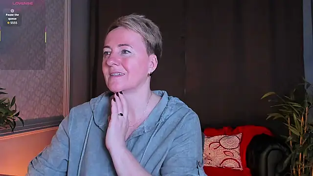 Snapshot of Nika_Smit chatting on 06-07-26, 05:23 Nika Smit online show from 06-07-26, 05:23