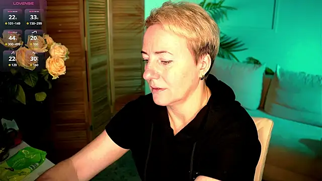 Nika Smit online show from 09-27-25, 05:24