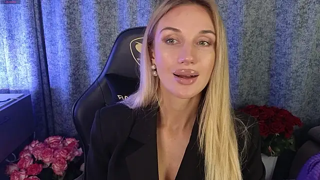 Megan Kira online show from 03-09-26, 04:32