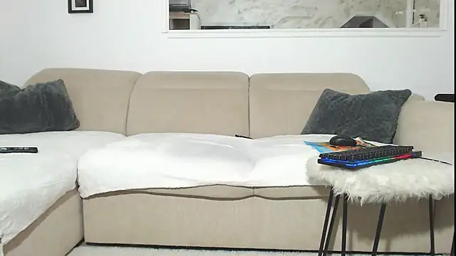 Snapshot of xsexydomina chatting on 05-08-26, 05:44 xsexydomina online show from 05-08-26, 05:44
