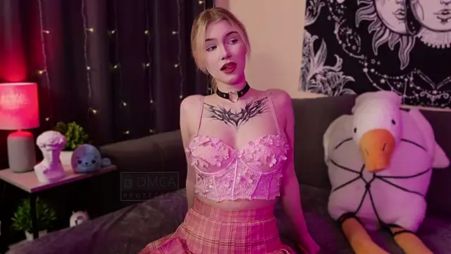 Snapshot of HellenHornny chatting on 02-06-25, 09:22 HellenHornny online show from 02-06-25, 09:22