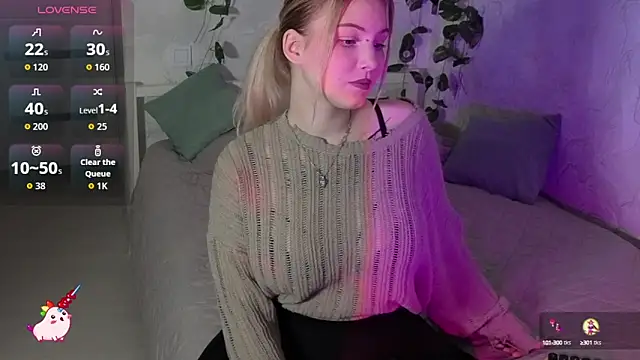 Snapshot of HellenHornny chatting on 09-24-25, 11:39 HellenHornny online show from 09-24-25, 11:39