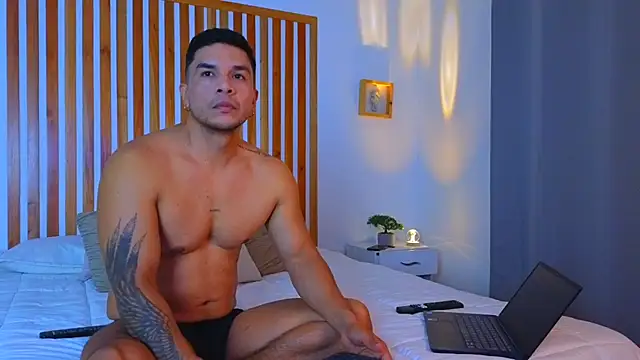Snapshot of estebandelouis chatting on 07-21-26, 03:20 estebandelouis online show from 07-21-26, 03:20