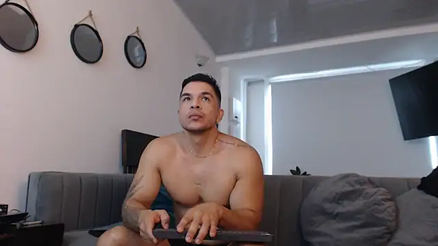 estebandelouis online show from 03-03-25, 01:34