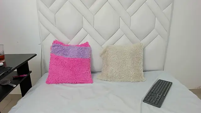 Analia18  online show from 10-15-25, 01:30